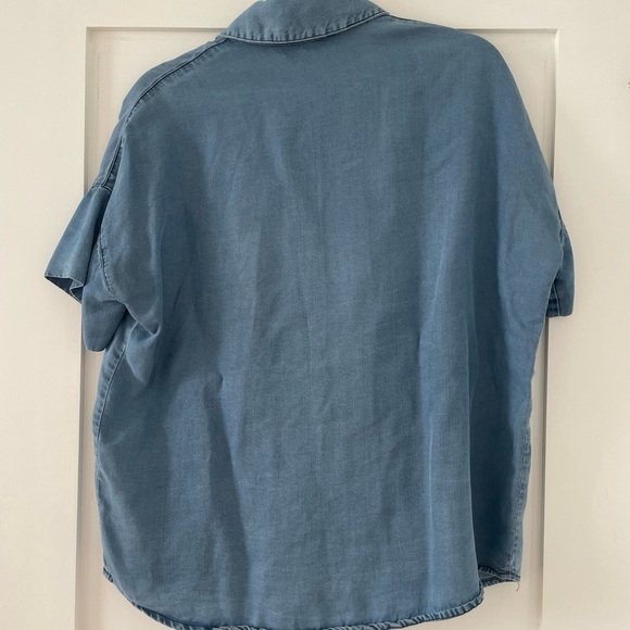 Amour Vert Chambray Short Sleeve Button-up - Picture 3 of 4